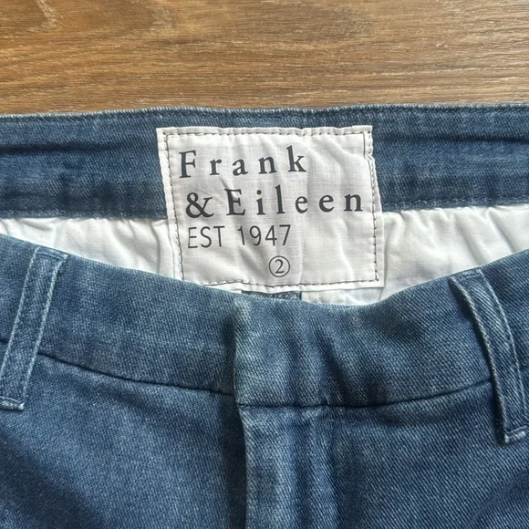Frank & Eileen Westport ITALIAN DREAM™ LIGHT DENIM in 1984 Wash - Picture 2 of 3